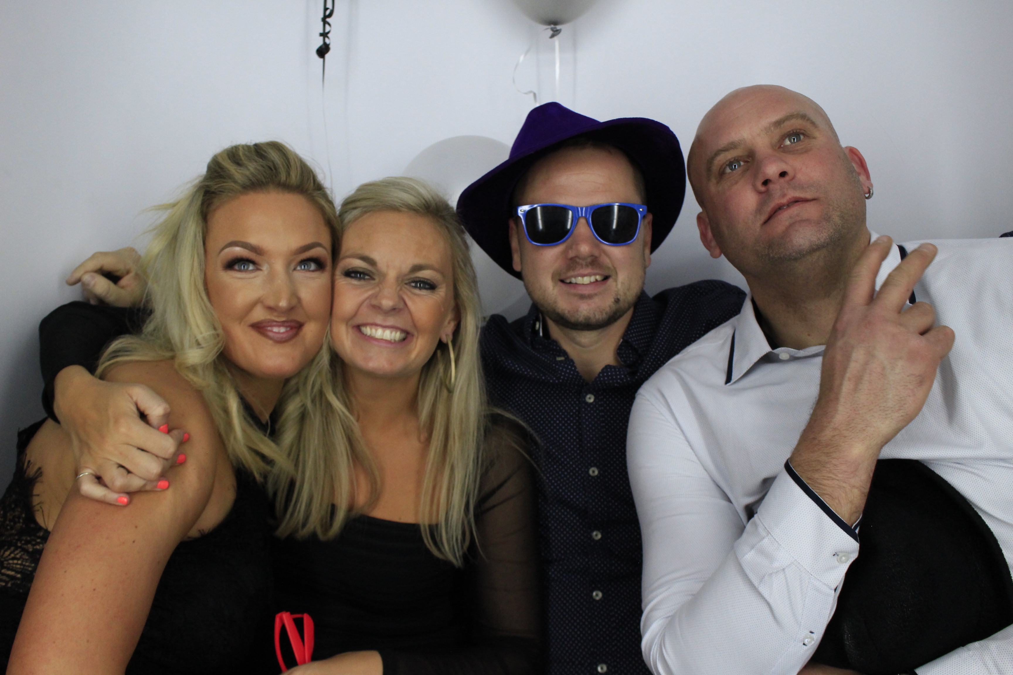 Darren and sarah’s 40th birthday celebration | View more photos from the event at gallery.myphotoboothexperience.co.uk/u/MyPhotoBoothExperienceLtd/Darren-and-sarah’s-40th-birthday-celebration